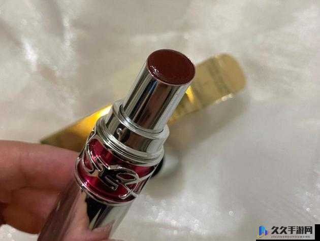 YSL 口红水蜜桃色号 60601：魅力新宠